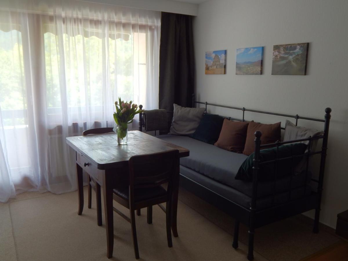 Free Apartment - Burgblick Bad Urach Dış mekan fotoğraf
